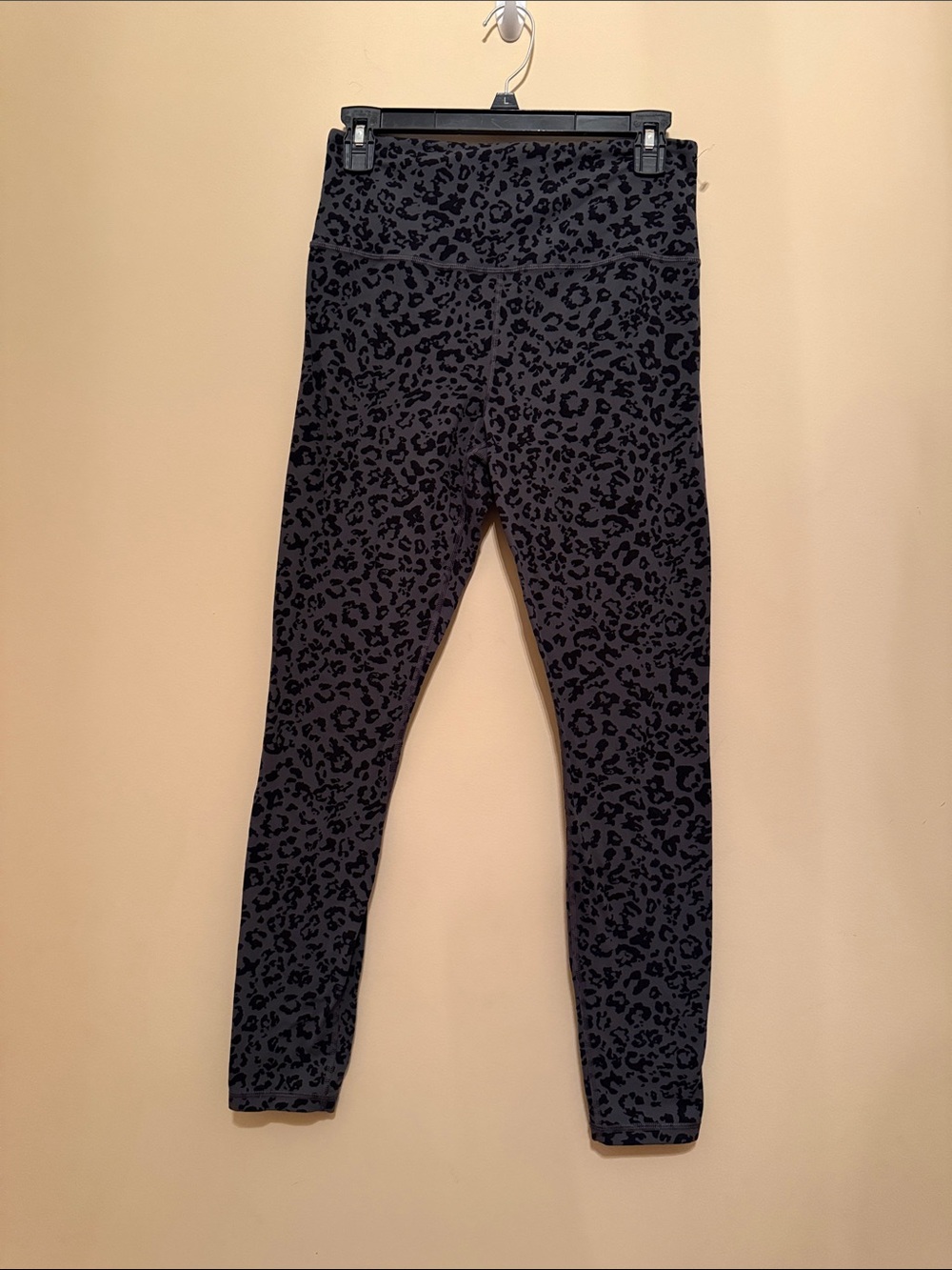 Athleta Elation Ultra High-Rise Grey & Black Animal Print Tights Size Medium